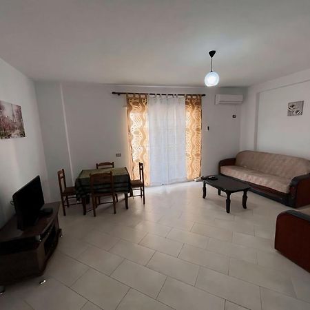 Gerald'S Central Apartments Vlorë Eksteriør billede