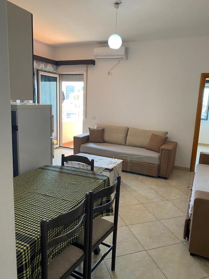 Gerald'S Central Apartments Vlorë Eksteriør billede