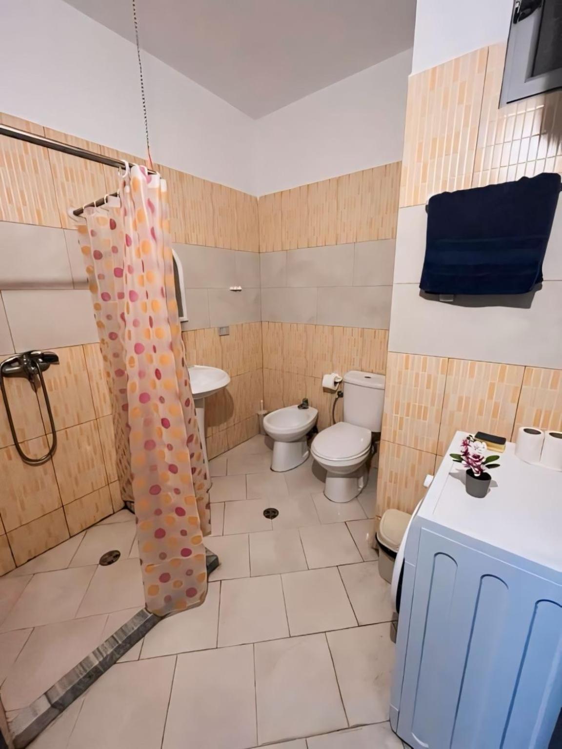 Gerald'S Central Apartments Vlorë Eksteriør billede
