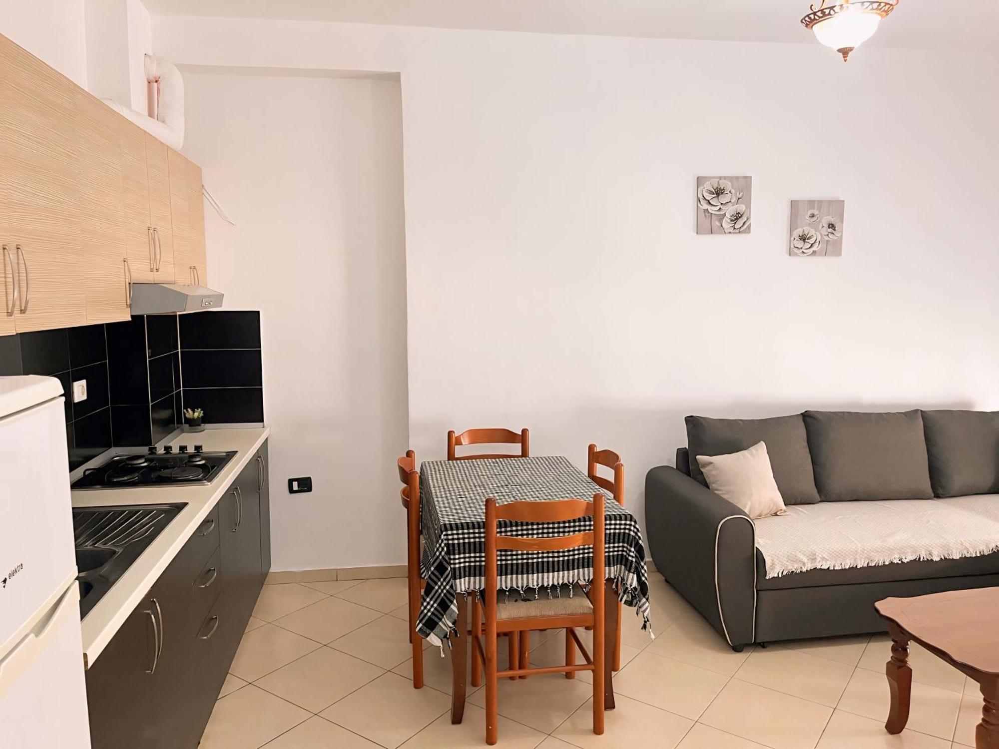 Gerald'S Central Apartments Vlorë Eksteriør billede
