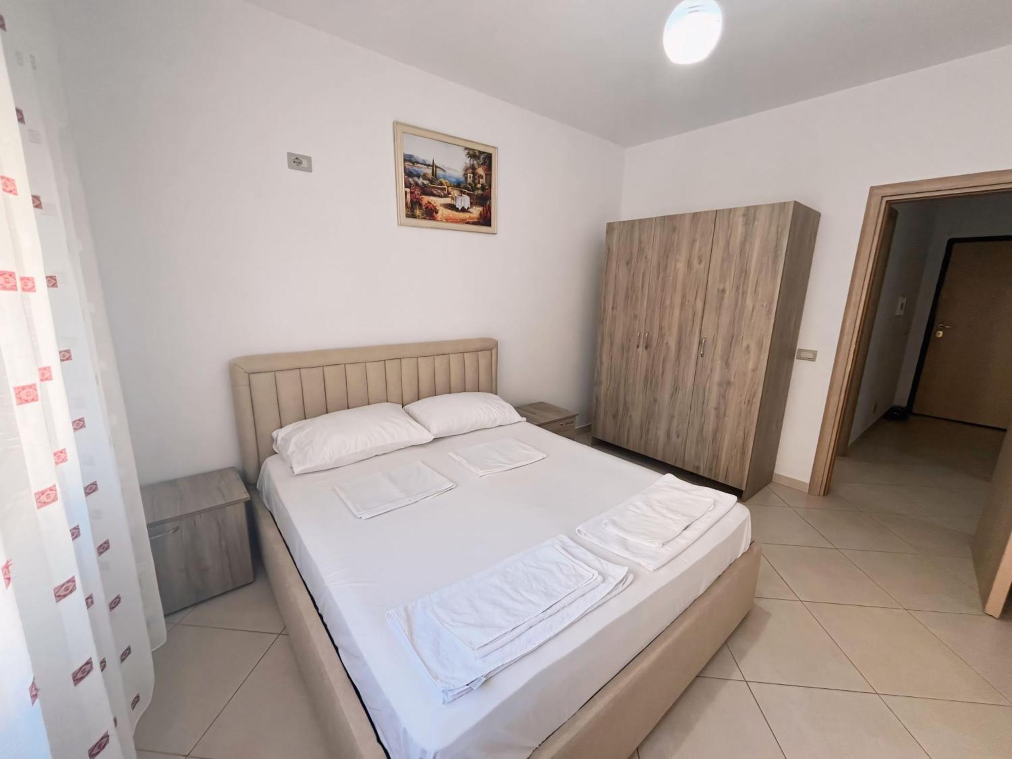 Gerald'S Central Apartments Vlorë Eksteriør billede