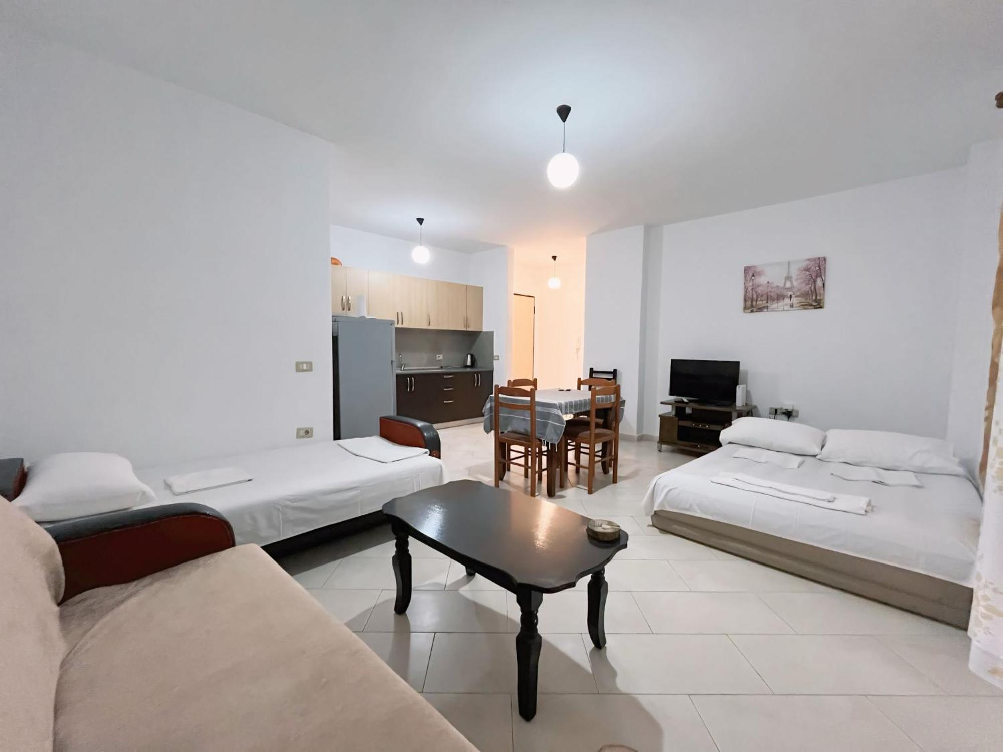 Gerald'S Central Apartments Vlorë Eksteriør billede
